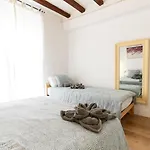 Acogedor apartamento cerca de la playa y el Teatro Romano